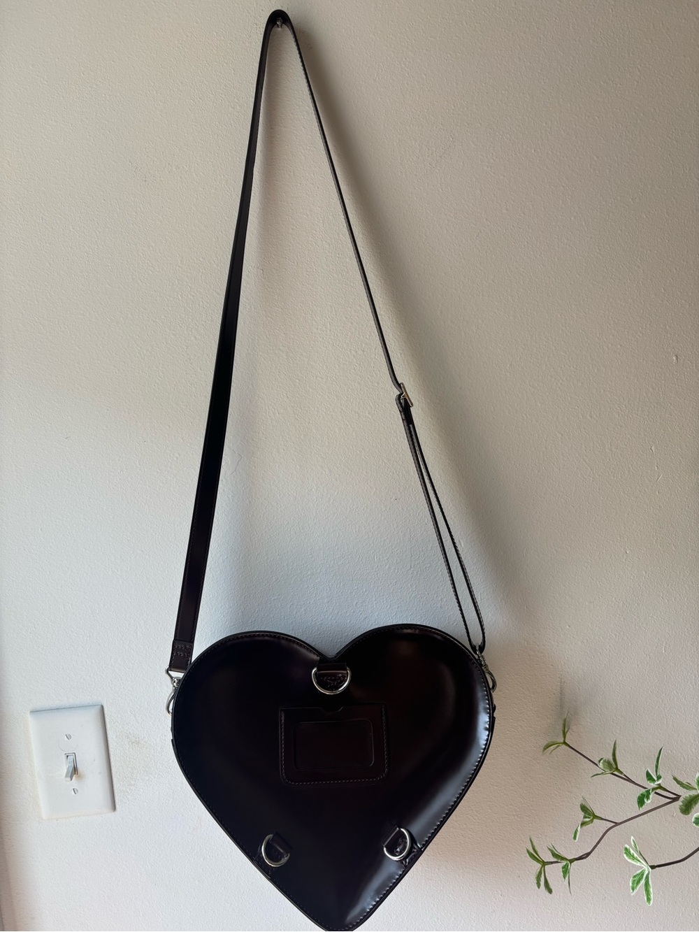 Dr. Martens Heart Crossbody Bag Oxblood Burgundy Leather NWOT - Picture 5 of 7